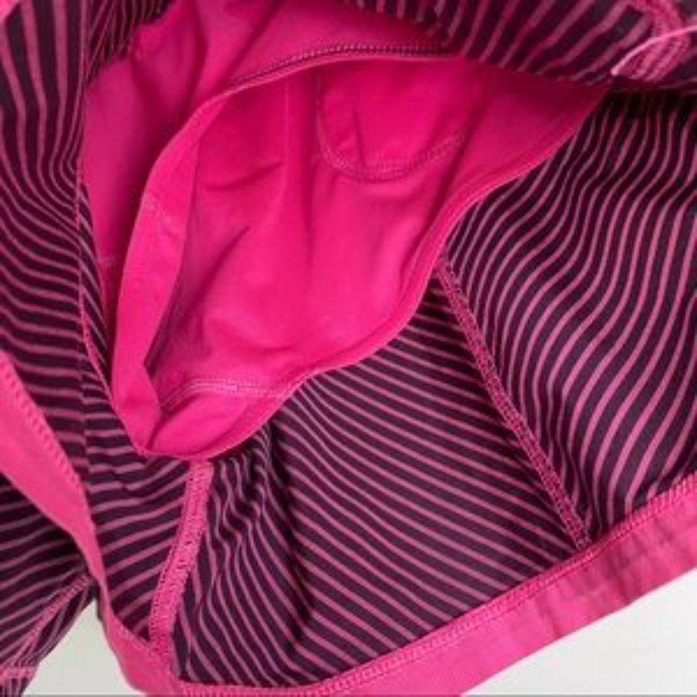 Lululemon Shake & Break Short Raspberry Size 6 - Picture 8 of 9